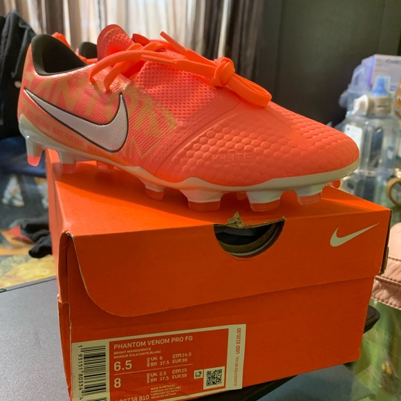 Nike cleats - Picture 2 of 5